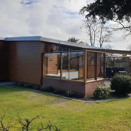 別荘 Comfortably Furnished 6-person Sint Maartensvlotbrug