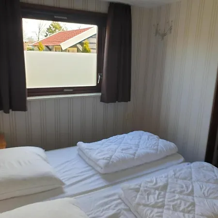 別荘 Comfortably Furnished 6-person Sint Maartensvlotbrug